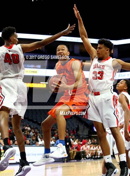 Thumbnail 2 in James Logan vs Roosevelt (CIF State D1 Final) photogallery.