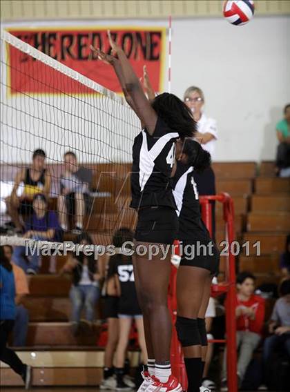 Thumbnail 3 in JV: Chatsworth @ Taft photogallery.