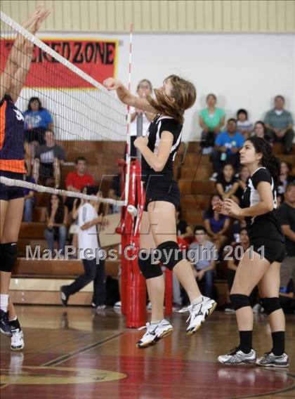 Thumbnail 3 in JV: Chatsworth @ Taft photogallery.
