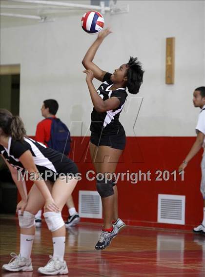 Thumbnail 1 in JV: Chatsworth @ Taft photogallery.