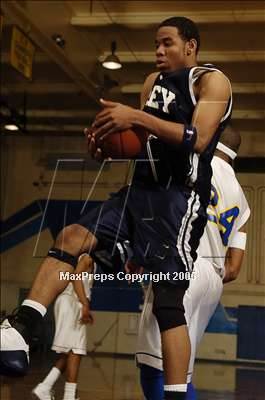 Thumbnail 1 in Garey @ Charter Oak photogallery.