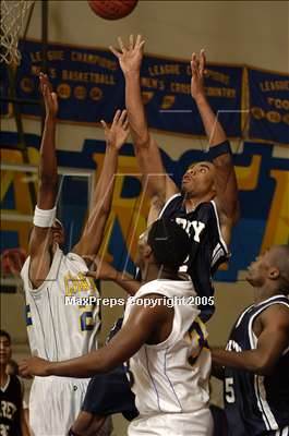 Thumbnail 2 in Garey @ Charter Oak photogallery.