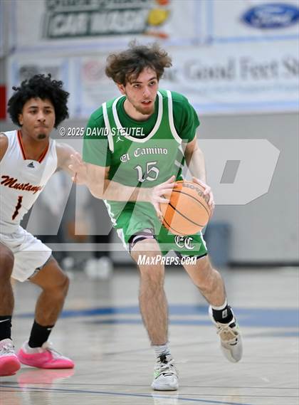 Thumbnail 1 in El Camino vs. Foothill (Folsom New Year's Challenge) photogallery.