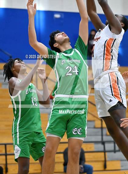Thumbnail 2 in El Camino vs. Foothill (Folsom New Year's Challenge) photogallery.