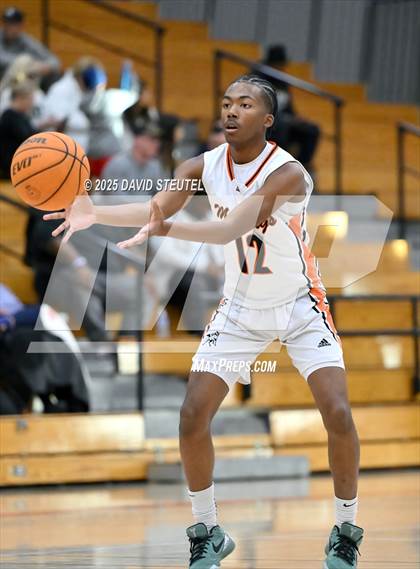 Thumbnail 2 in El Camino vs. Foothill (Folsom New Year's Challenge) photogallery.