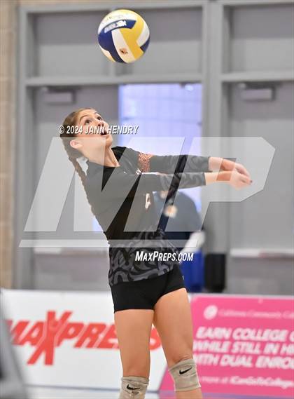Thumbnail 1 in Hilmar vs South Pasadena (CIF Division 4 Final) photogallery.