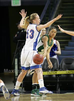 Thumbnail 2 in St. Patrick/St. Vincent vs. Justin-Siena (CIF NCS D4 Final) photogallery.