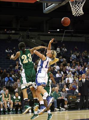 Thumbnail 3 in St. Patrick/St. Vincent vs. Justin-Siena (CIF NCS D4 Final) photogallery.
