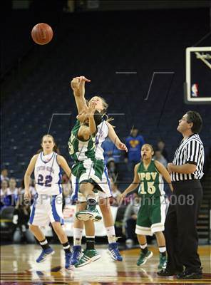 Thumbnail 2 in St. Patrick/St. Vincent vs. Justin-Siena (CIF NCS D4 Final) photogallery.