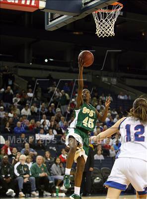 Thumbnail 3 in St. Patrick/St. Vincent vs. Justin-Siena (CIF NCS D4 Final) photogallery.