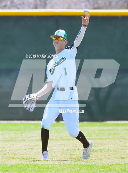 Thumbnail 3 in Farmington vs. Pueblo West (Coach Bob Invitational) photogallery.