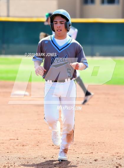 Thumbnail 1 in Farmington vs. Pueblo West (Coach Bob Invitational) photogallery.