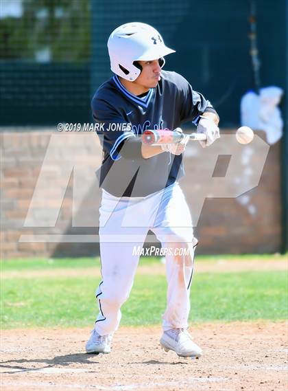 Thumbnail 1 in Farmington vs. Pueblo West (Coach Bob Invitational) photogallery.