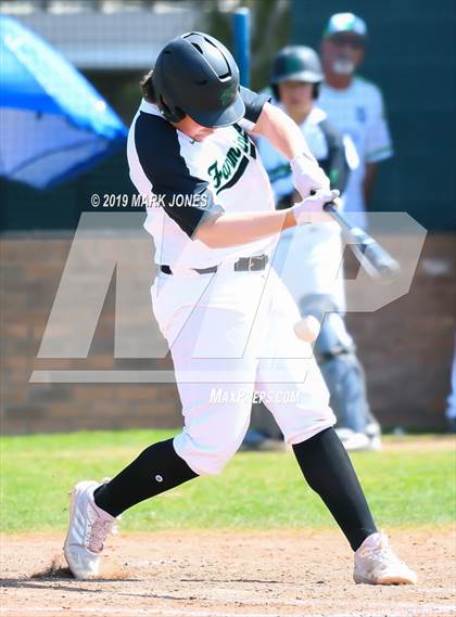 Thumbnail 1 in Farmington vs. Pueblo West (Coach Bob Invitational) photogallery.