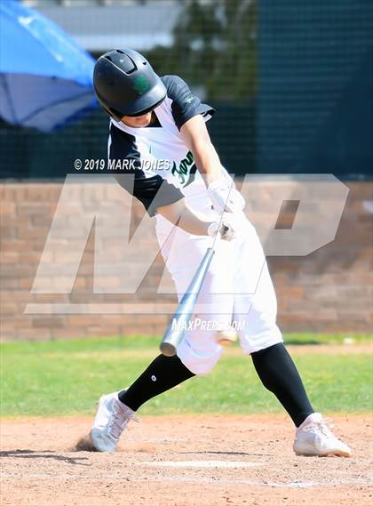 Thumbnail 1 in Farmington vs. Pueblo West (Coach Bob Invitational) photogallery.