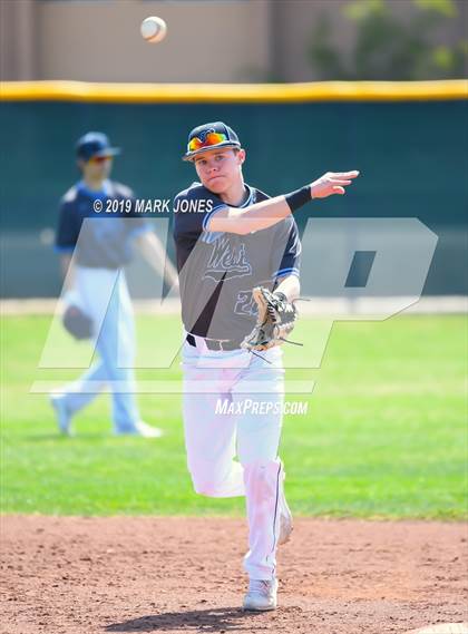Thumbnail 2 in Farmington vs. Pueblo West (Coach Bob Invitational) photogallery.