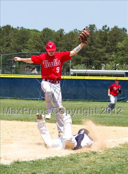 Thumbnail 3 in Eastport-South Manor vs Smithtown East - Section XI Class AA Playoffs photogallery.