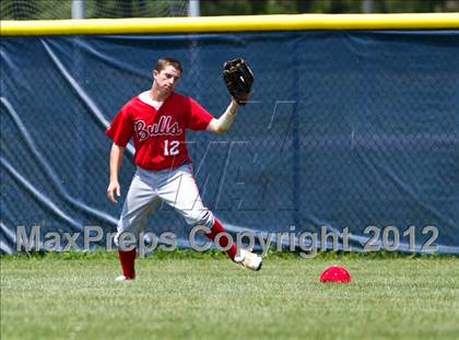 Thumbnail 2 in Eastport-South Manor vs Smithtown East - Section XI Class AA Playoffs photogallery.