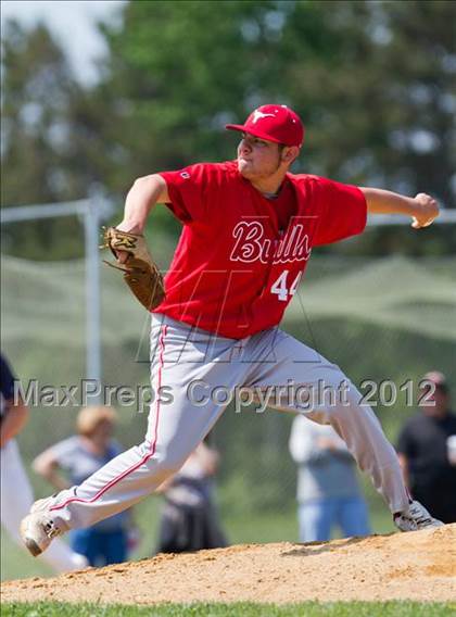 Thumbnail 2 in Eastport-South Manor vs Smithtown East - Section XI Class AA Playoffs photogallery.