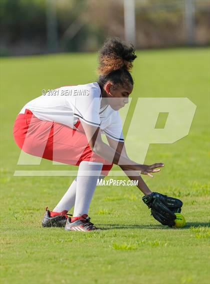 Thumbnail 2 in Dutchtown vs Miller Grove photogallery.