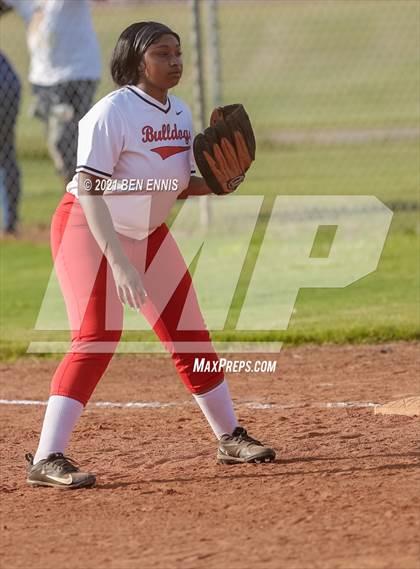 Thumbnail 1 in Dutchtown vs Miller Grove photogallery.