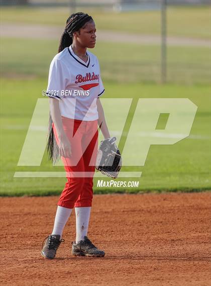 Thumbnail 2 in Dutchtown vs Miller Grove photogallery.