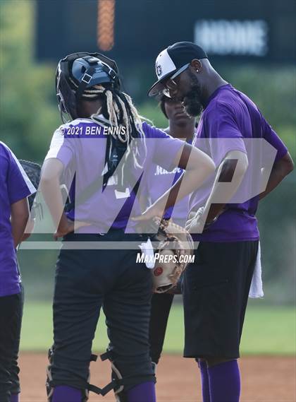 Thumbnail 3 in Dutchtown vs Miller Grove photogallery.
