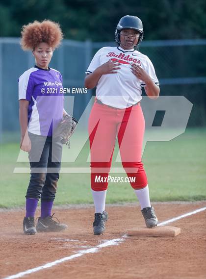 Thumbnail 2 in Dutchtown vs Miller Grove photogallery.