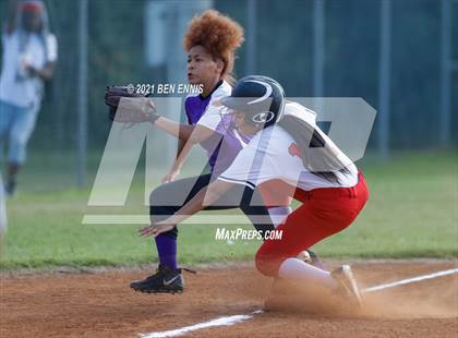 Thumbnail 3 in Dutchtown vs Miller Grove photogallery.