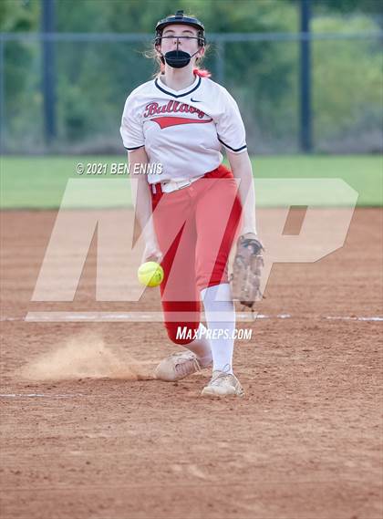 Thumbnail 2 in Dutchtown vs Miller Grove photogallery.