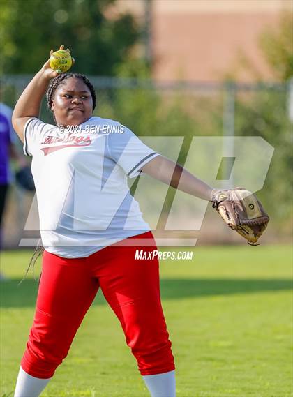 Thumbnail 2 in Dutchtown vs Miller Grove photogallery.