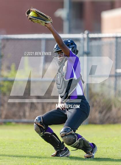 Thumbnail 2 in Dutchtown vs Miller Grove photogallery.