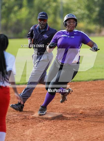 Thumbnail 1 in Dutchtown vs Miller Grove photogallery.