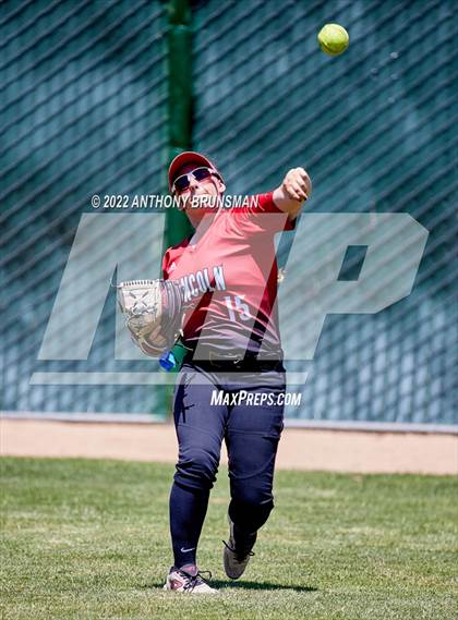 Thumbnail 2 in Sheldon vs. Lincoln (CIF SJS D1 Final) photogallery.