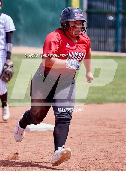 Thumbnail 2 in Sheldon vs. Lincoln (CIF SJS D1 Final) photogallery.