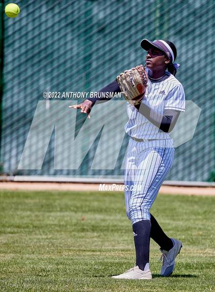 Thumbnail 3 in Sheldon vs. Lincoln (CIF SJS D1 Final) photogallery.