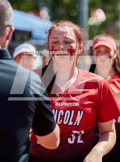 Thumbnail 2 in Sheldon vs. Lincoln (CIF SJS D1 Final) photogallery.