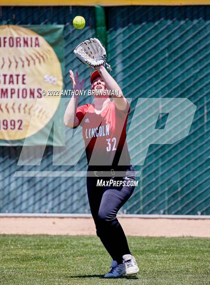 Thumbnail 2 in Sheldon vs. Lincoln (CIF SJS D1 Final) photogallery.