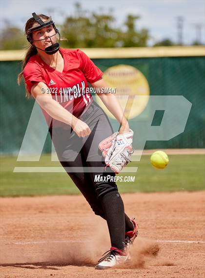 Thumbnail 2 in Sheldon vs. Lincoln (CIF SJS D1 Final) photogallery.