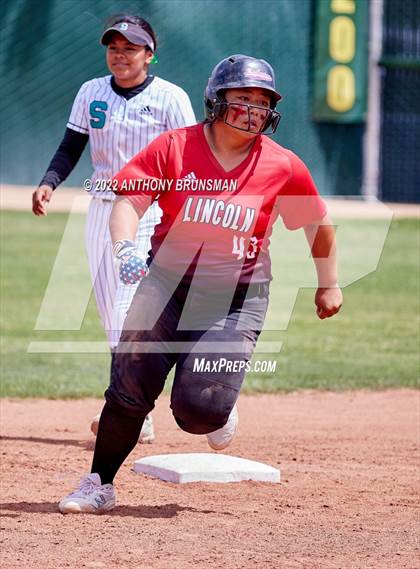 Thumbnail 3 in Sheldon vs. Lincoln (CIF SJS D1 Final) photogallery.