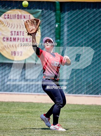 Thumbnail 1 in Sheldon vs. Lincoln (CIF SJS D1 Final) photogallery.