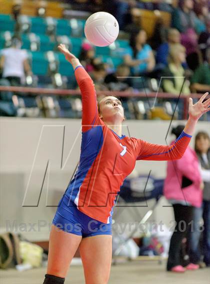Thumbnail 2 in Mountain Vista vs. Cherry Creek (CHSAA 5A Pool IV) photogallery.