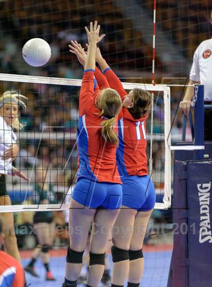 Thumbnail 2 in Mountain Vista vs. Cherry Creek (CHSAA 5A Pool IV) photogallery.