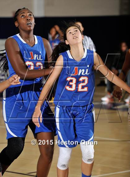 Thumbnail 3 in San Dimas vs. University (MaxPreps Holiday Classic) photogallery.
