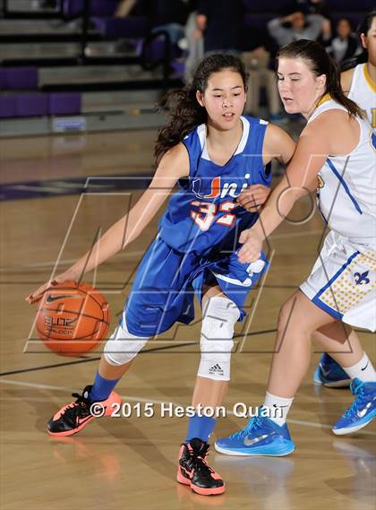 Thumbnail 3 in San Dimas vs. University (MaxPreps Holiday Classic) photogallery.