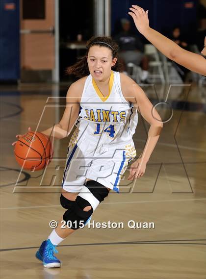 Thumbnail 1 in San Dimas vs. University (MaxPreps Holiday Classic) photogallery.