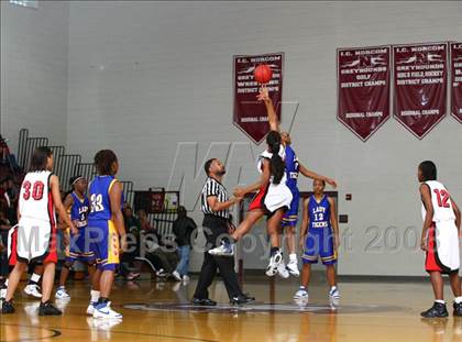 Thumbnail 1 in Smith vs. Salem  (Lady Greyhound Classic) photogallery.