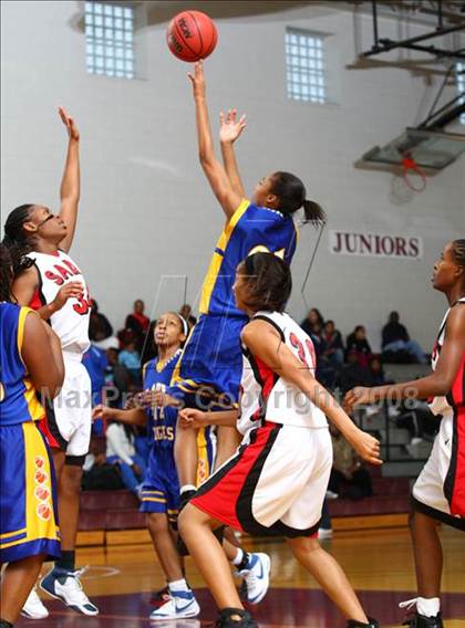 Thumbnail 2 in Smith vs. Salem  (Lady Greyhound Classic) photogallery.