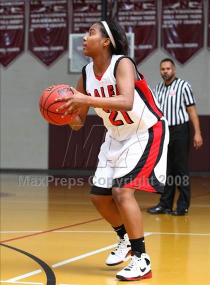 Thumbnail 1 in Smith vs. Salem  (Lady Greyhound Classic) photogallery.