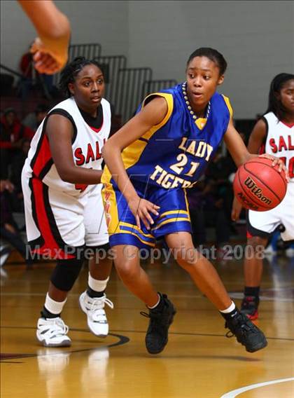 Thumbnail 2 in Smith vs. Salem  (Lady Greyhound Classic) photogallery.